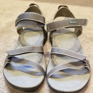 Teva brand sandals woman’s size 7